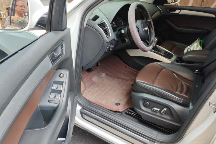 Used Audi Q5 2016 40 TFSI Technology Edition Driver Seat