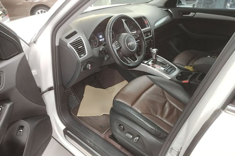 Used Audi Q5 2016 40 TFSI Technology Edition Driver Seat