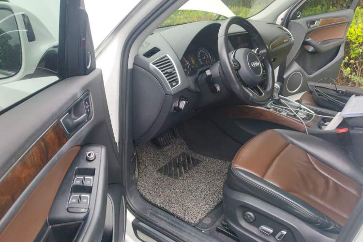 Used Audi Q5 2016 40 TFSI Comfort Model Driver Seat