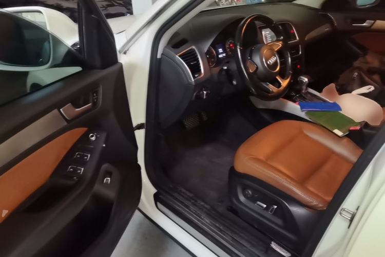 Used Audi Q5 2016 40 TFSI Trendy Edition Driver Seat