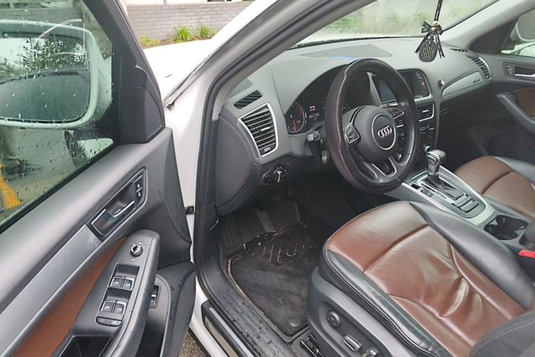 Used Audi Q5 2016 40 TFSI Technology Edition Driver Seat