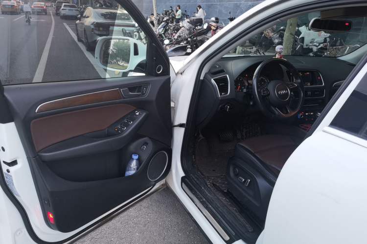 Used Audi Q5 2016 40 TFSI Comfort Model Driver Seat