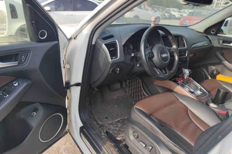 Used Audi Q5 2016 40 TFSI Comfort Model Driver Seat