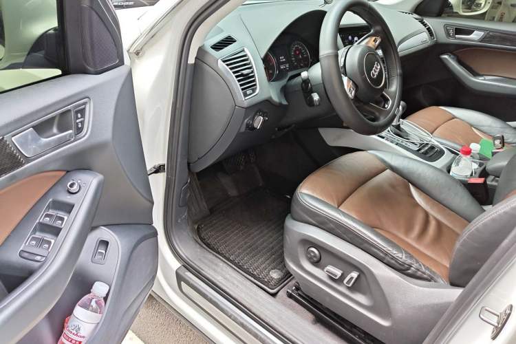 Used Audi Q5 2016 40 TFSI Technology Edition Driver Seat