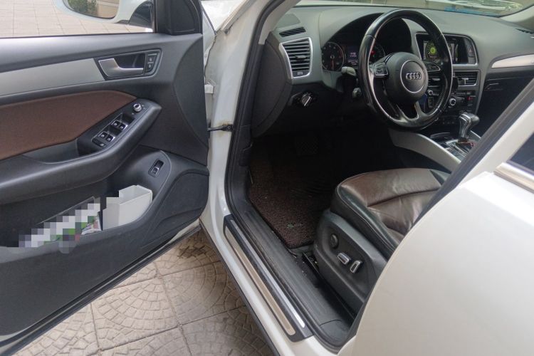 Used Audi Q5 2016 40 TFSI Technology Edition Driver Seat