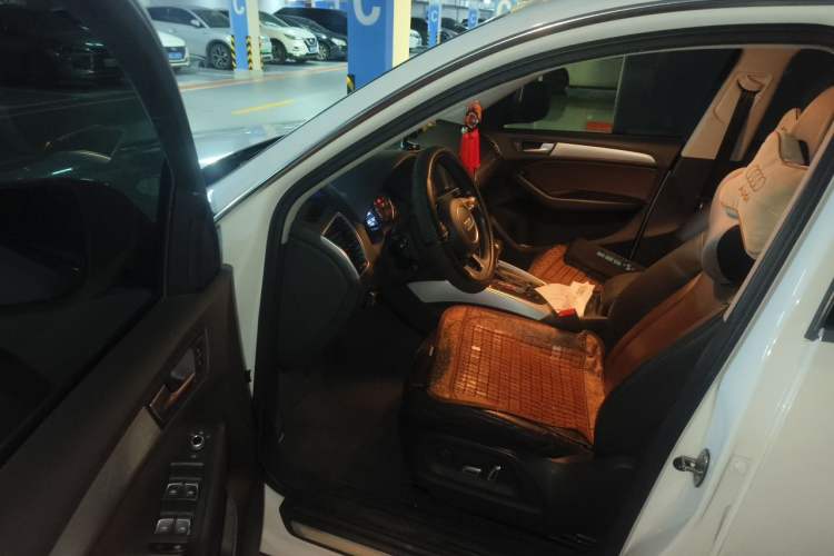Used Audi Q5 2016 40 TFSI Technology Edition Driver Seat