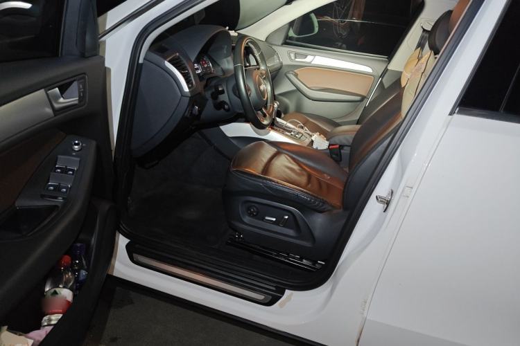 Used Audi Q5 2016 40 TFSI Technology Edition Driver Seat