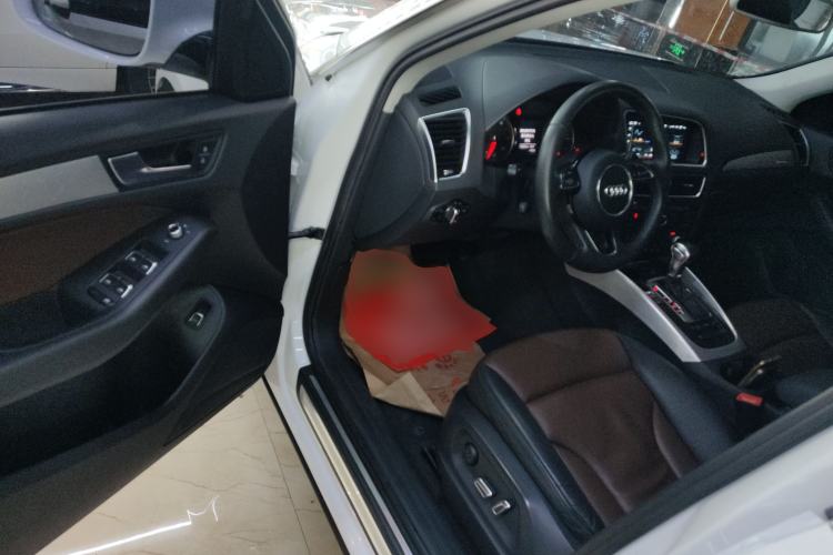 Used Audi Q5 2016 40 TFSI Technology Edition Driver Seat