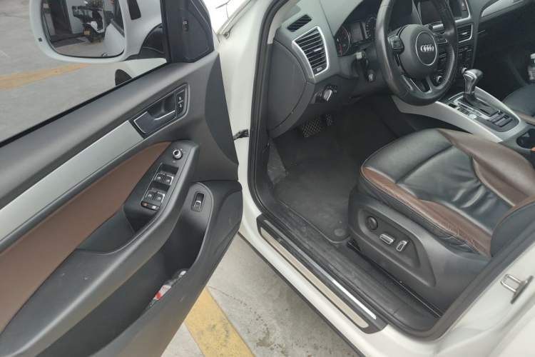 Used Audi Q5 2016 40 TFSI Technology Edition Driver Seat