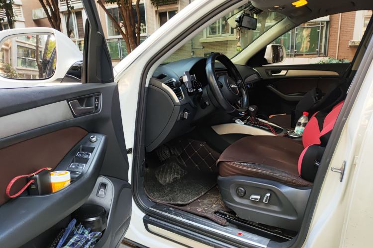Used Audi Q5 2016 40 TFSI Trendy Edition Driver Seat