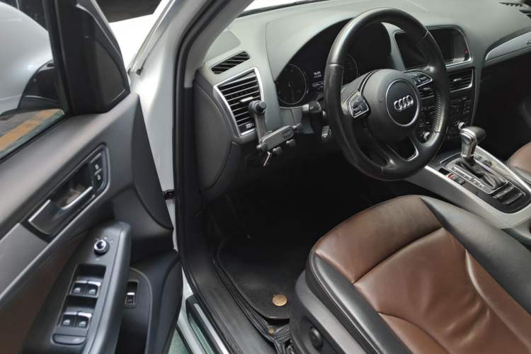 Used Audi Q5 2016 40 TFSI Technology Edition Driver Seat