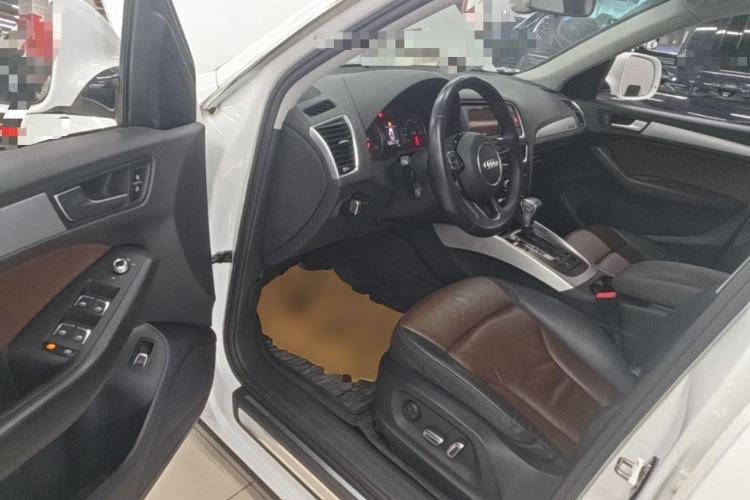 Used Audi Q5 2016 40 TFSI Technology Edition Driver Seat