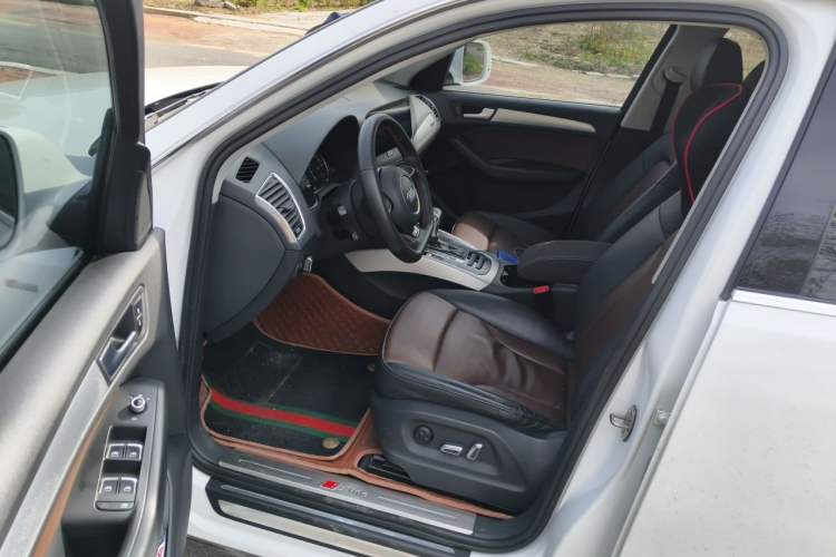 Used Audi Q5 2016 40 TFSI Technology Edition Driver Seat