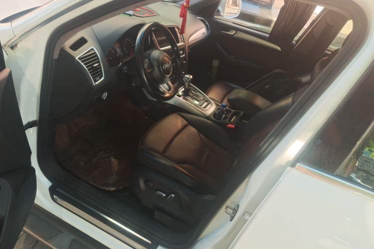 Used Audi Q5 2016 40 TFSI Technology Edition Driver Seat