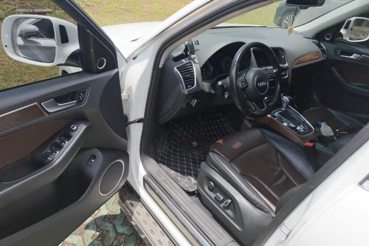 Used Audi Q5 2016 40 TFSI Comfort Model Driver Seat