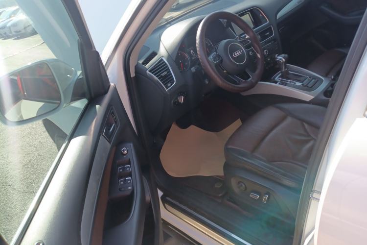 Used Audi Q5 2016 40 TFSI Technology Edition Driver Seat