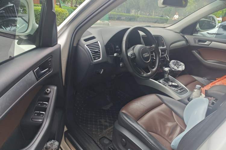 Used Audi Q5 2016 40 TFSI Technology Edition Driver Seat