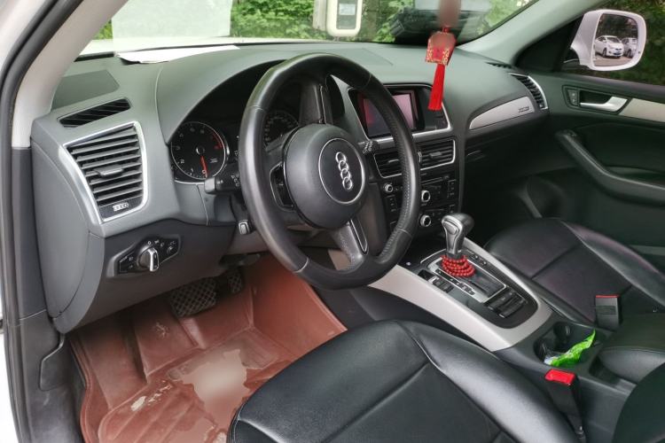 Used Audi Q5 2016 40 TFSI Trendy Edition Driver Seat