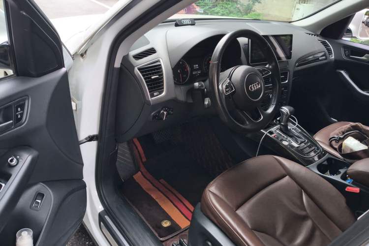 Used Audi Q5 2016 40 TFSI Technology Edition Driver Seat