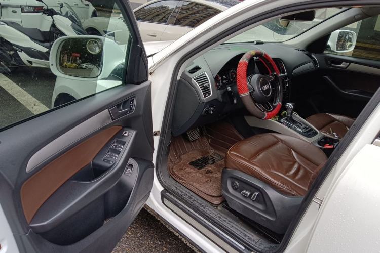 Used Audi Q5 2016 40 TFSI Technology Edition Driver Seat
