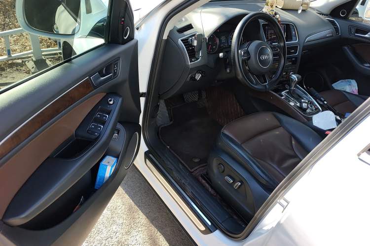 Used Audi Q5 2016 40 TFSI Technology Edition Driver Seat