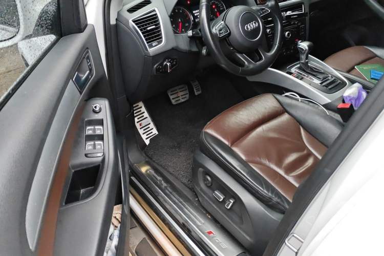 Used Audi Q5 2016 40 TFSI Technology Edition Driver Seat