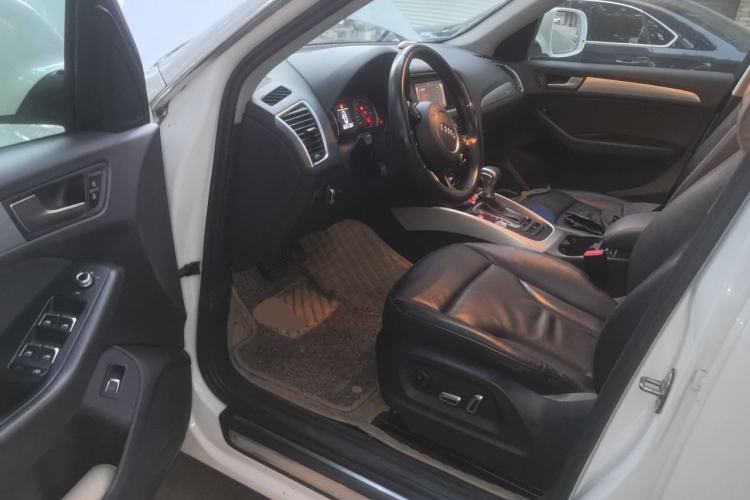 Used Audi Q5 2016 40 TFSI Technology Edition Driver Seat