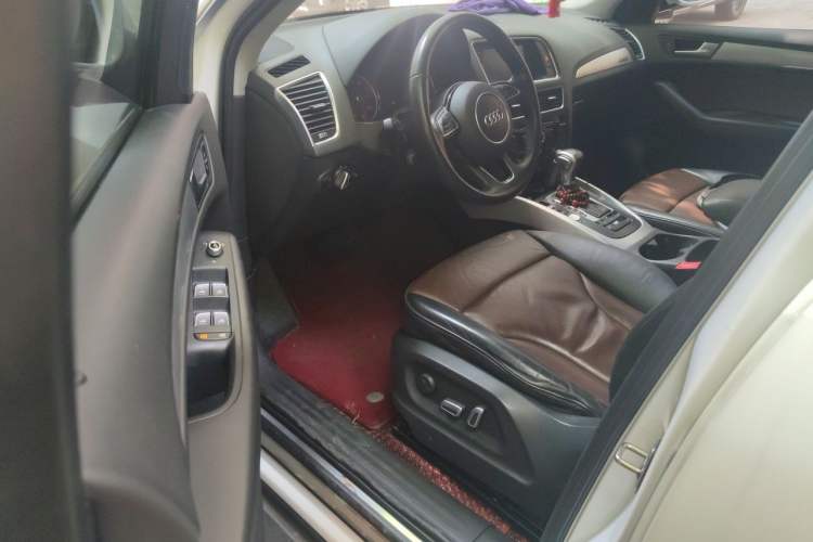 Used Audi Q5 2016 40 TFSI Technology Edition Driver Seat