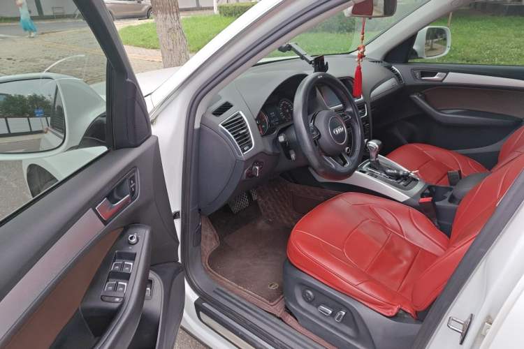 Used Audi Q5 2016 40 TFSI Technology Edition Driver Seat