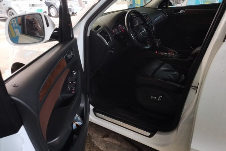 Used Audi Q5 2016 40 TFSI Technology Edition Driver Seat