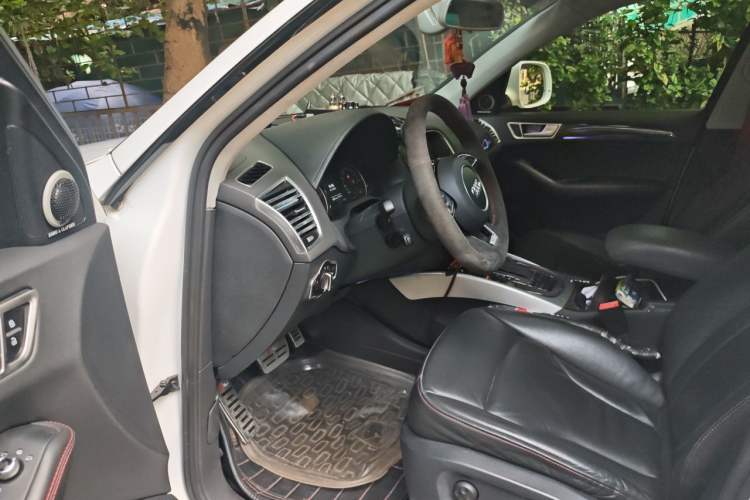 Used Audi Q5 2016 40 TFSI Special Edition Driver Seat