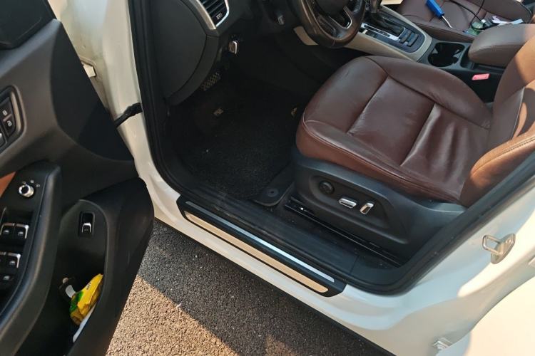 Used Audi Q5 2016 40 TFSI Trendy Edition Driver Seat