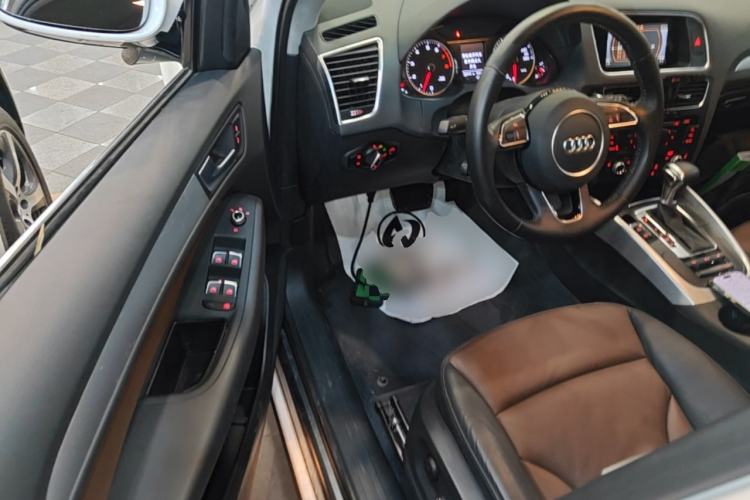 Used Audi Q5 2016 40 TFSI Technology Edition Driver Seat