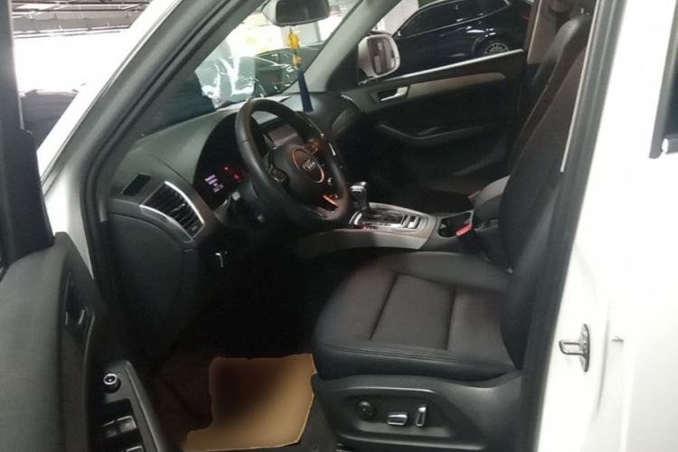 Used Audi Q5 2016 40 TFSI Trendy Edition Driver Seat