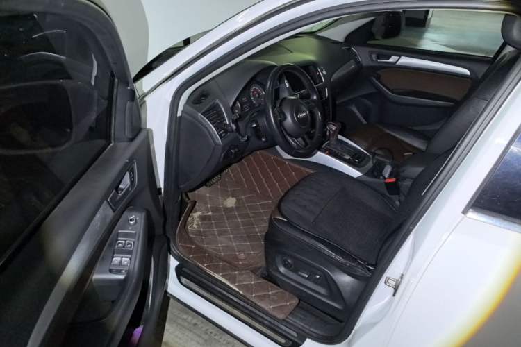 Used Audi Q5 2016 40 TFSI Technology Edition Driver Seat