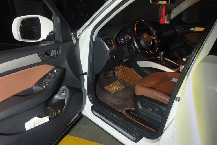 Used Audi Q5 2016 40 TFSI Trendy Edition Driver Seat