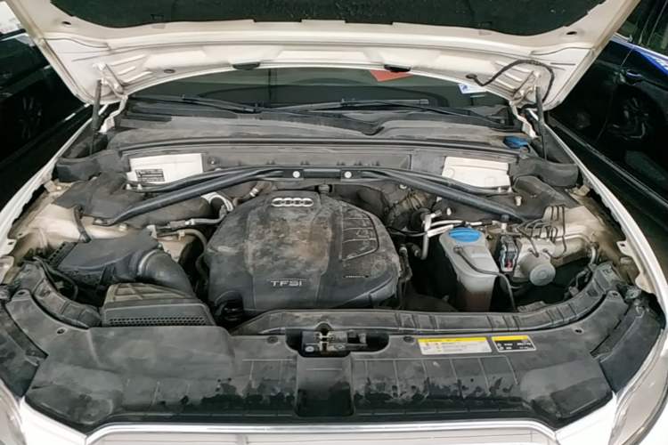 Used Audi Q5 2016 40 TFSI Trendy Edition Engine Bay