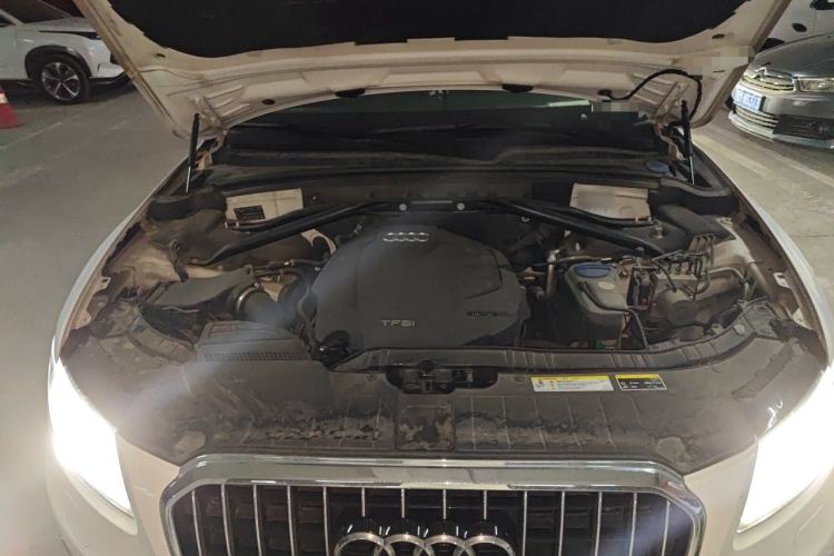Used Audi Q5 2016 40 TFSI Technology Edition Engine Bay