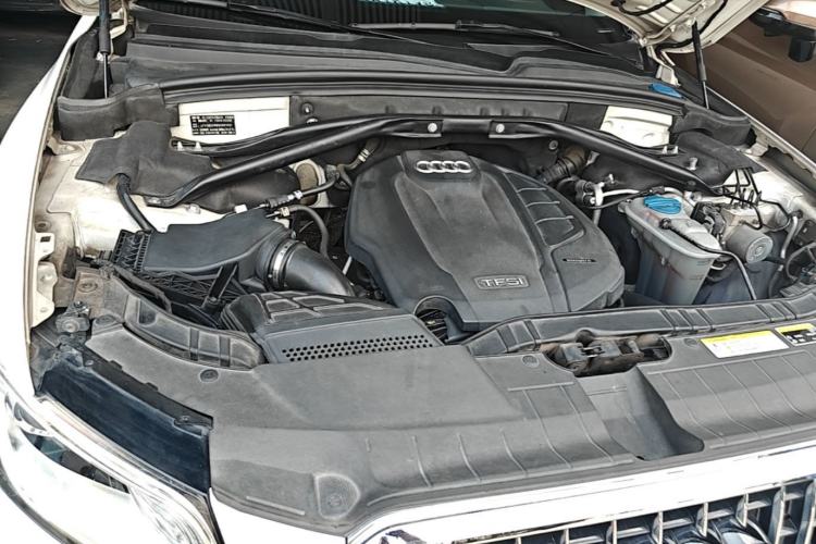 Used Audi Q5 2016 40 TFSI Technology Edition Engine Bay