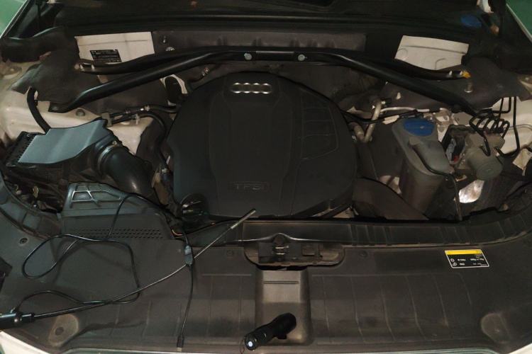 Used Audi Q5 2016 40 TFSI Technology Edition Engine Bay