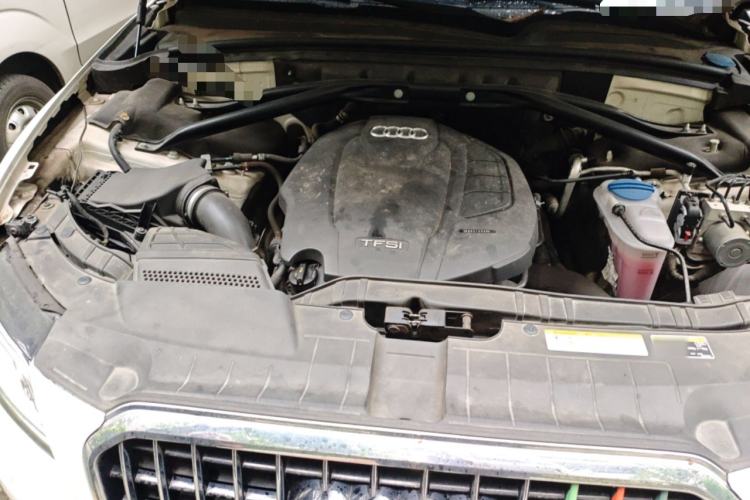 Used Audi Q5 2016 40 TFSI Trendy Edition Engine Bay