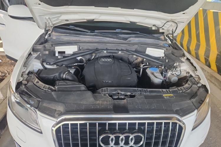Used Audi Q5 2016 40 TFSI Technology Edition Engine Bay