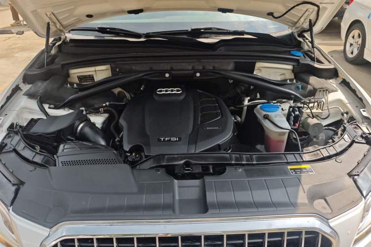 Used Audi Q5 2016 40 TFSI Technology Edition Engine Bay