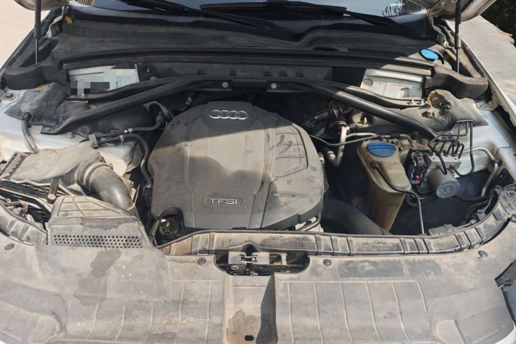Used Audi Q5 2016 40 TFSI Technology Edition Engine Bay