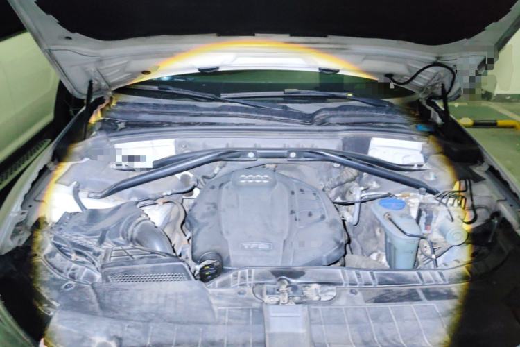 Used Audi Q5 2016 40 TFSI Comfort Model Engine Bay