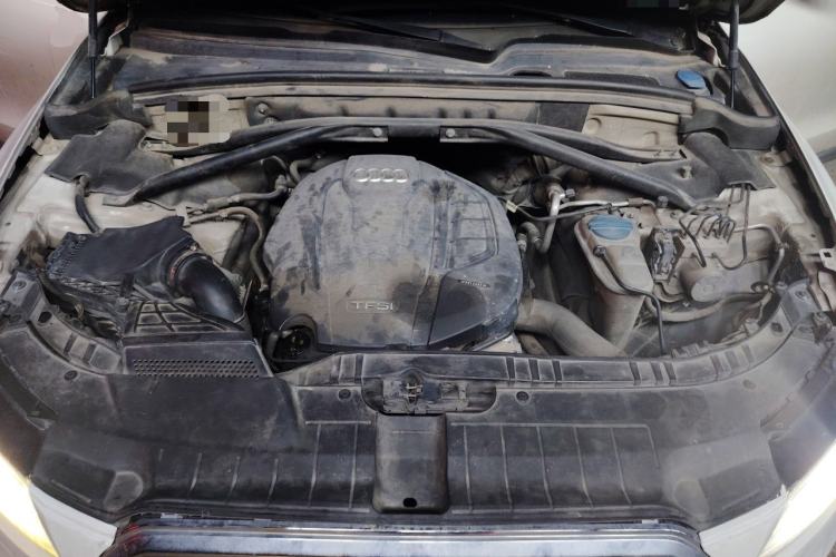 Used Audi Q5 2016 40 TFSI Comfort Model Engine Bay