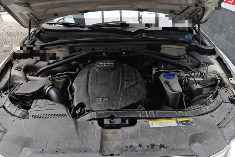 Used Audi Q5 2016 40 TFSI Comfort Model Engine Bay