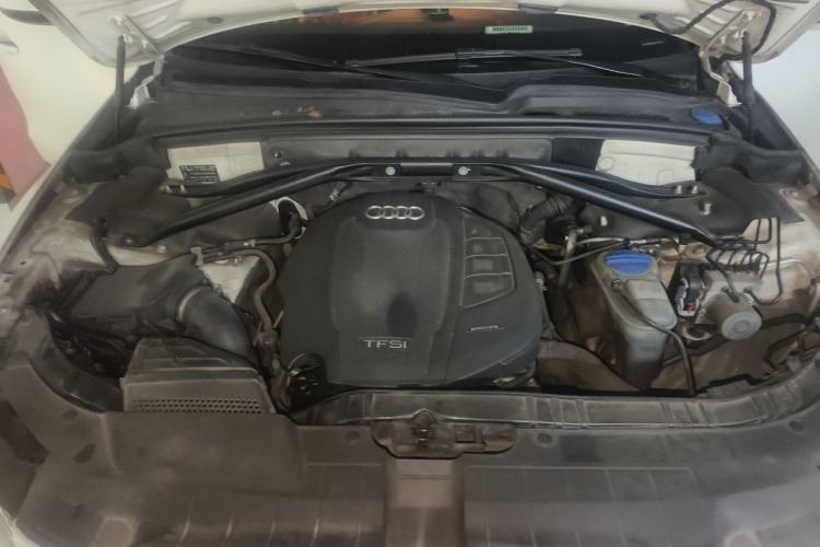 Used Audi Q5 2016 40 TFSI Technology Edition Engine Bay