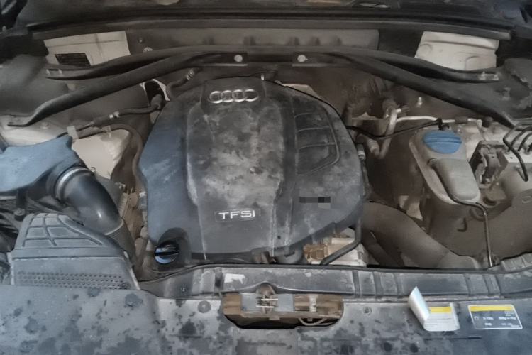 Used Audi Q5 2016 40 TFSI Comfort Model Engine Bay