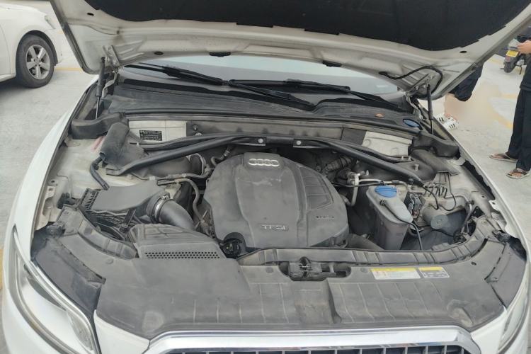 Used Audi Q5 2016 40 TFSI Technology Edition Engine Bay